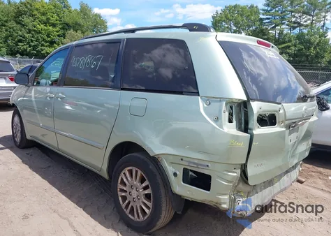2009 Toyota Sienna Le z USA, uszkodzony, nr VIN 5TDBK23C69S022552